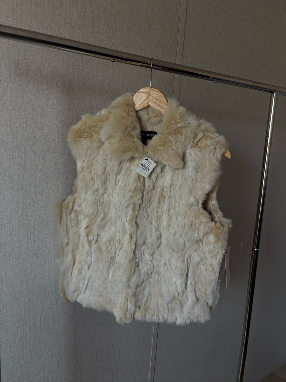 Adrienne Landau Cream Real Rabbit Fur Vest with Pockets - Picture 2 of 7